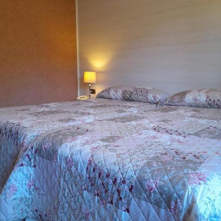Hotel Giral Б'єскас Екстер'єр фото