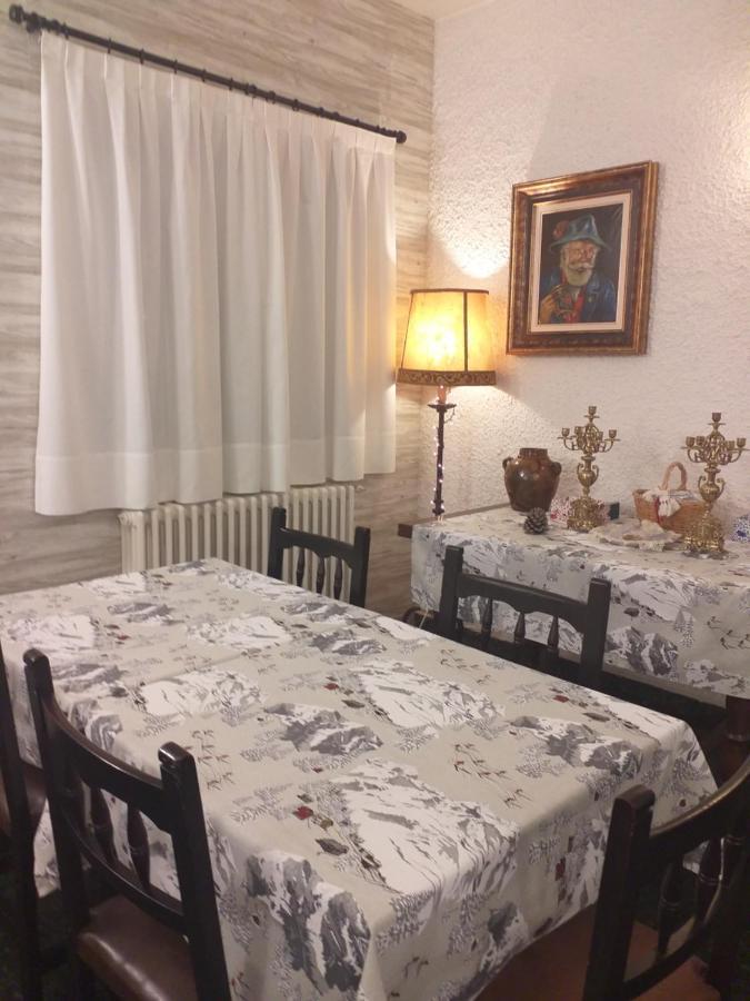 Hotel Giral Б'єскас Екстер'єр фото
