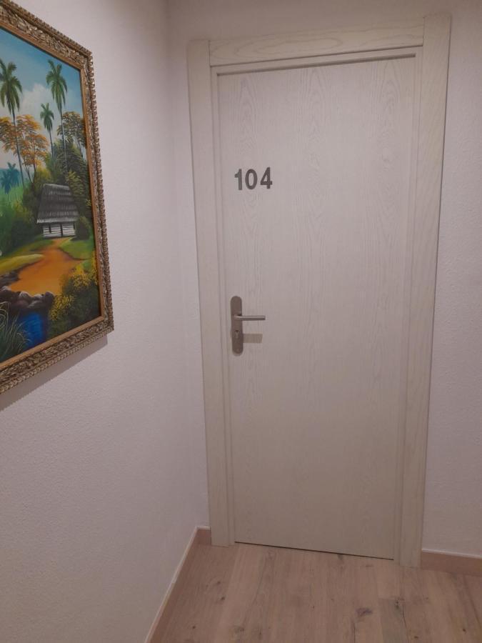 Hotel Giral Б'єскас Екстер'єр фото