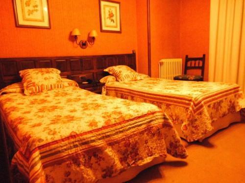 Hotel Giral Б'єскас Екстер'єр фото
